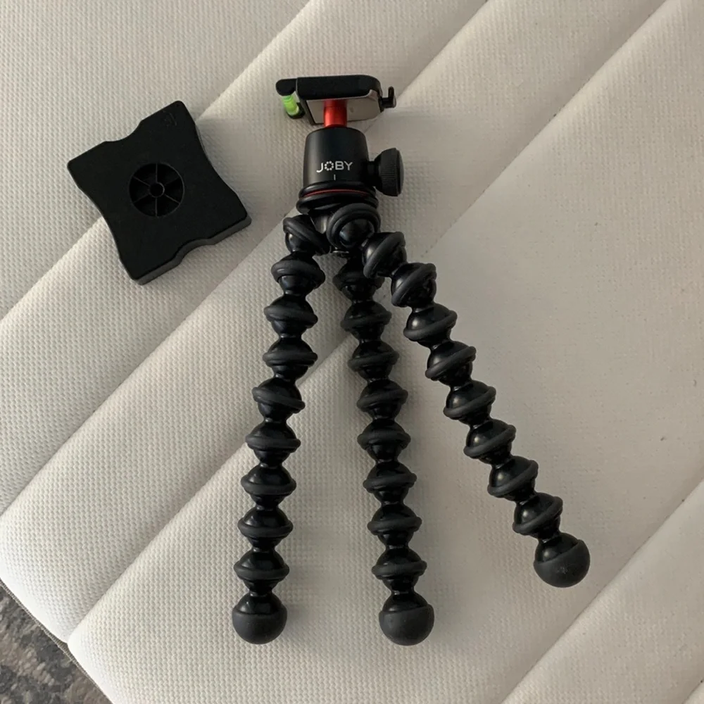 NEVER BEEN USED Tripod!